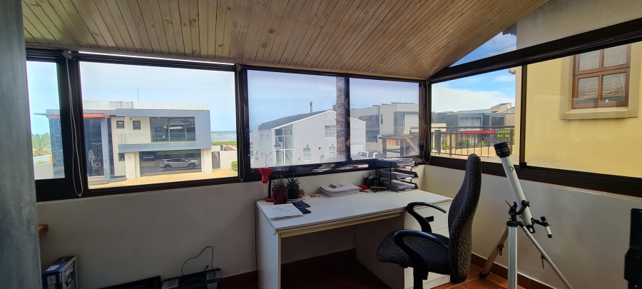 6 Bedroom Property for Sale in Greenways Golf Estate Western Cape